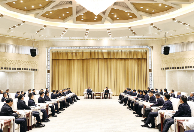湖南·新疆及兵团对口支援工作座谈会在乌鲁木齐召开 陈小江会见毛伟明 艾尔肯·吐尼亚孜何忠友出席有关活动