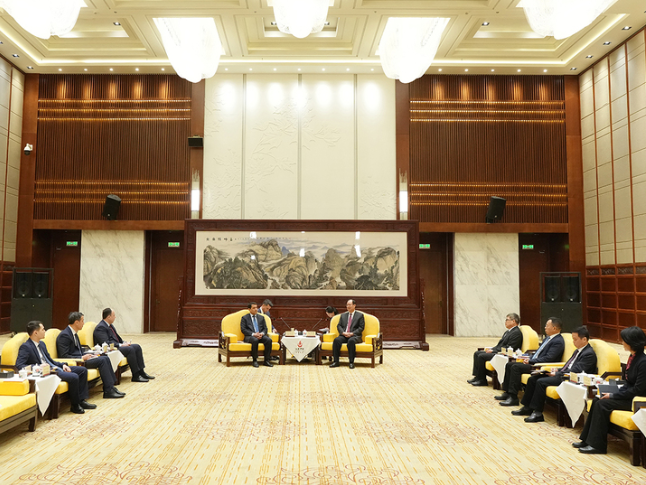 毛伟明会见乌兹别克斯坦驻华大使