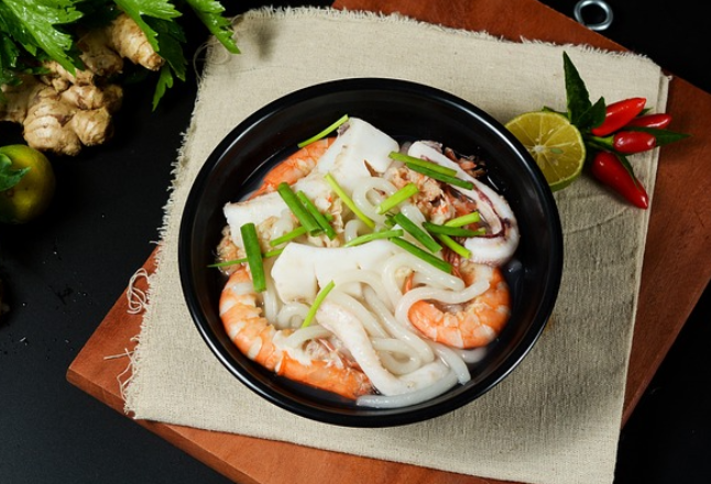 强化网络餐饮食品安全 15.84万家外卖商户被下线