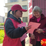 宜章：大学生普法志愿者进村入户宣传禁毒知识