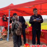 双峰县:田间花海中传来普法之音