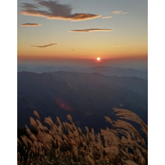【摄影类优胜奖】《红日升东方，其大道满霞光（万疆）》 湖南省赤山监狱 陈辉