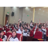 利剑护蕾·守护花开——高新成章实验学校防性侵法制专题讲座