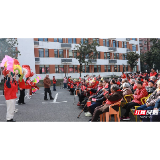 岳塘区影协举办“情系夕阳”公益生日会 用镜头与温情温暖寿星心