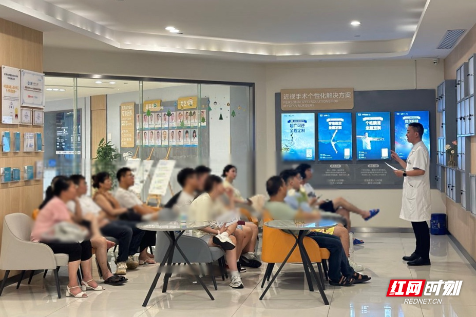 300度近视的勇敢跨越 近视手术助力学子达成警校梦想