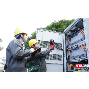 文旅火热背后的坚守——国网保电不歇 守护灯火璀璨