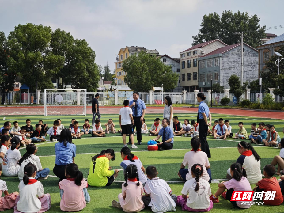 法治微光映山乡——省检察院驻两河口村工作队帮扶记