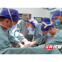 女子肚大如“孕” 多学科合作摘除12千克肿瘤