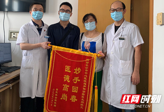 心脏骤停学生出院后 第一时间感谢救命恩人