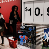 美国消费者通胀预期上升 专家：市场情绪低迷凸显美经济衰退风险