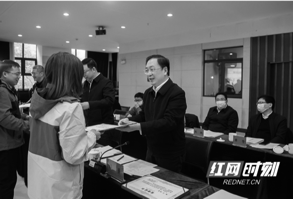 长沙市委党校举行第60期中青班学习汇报暨毕业典礼