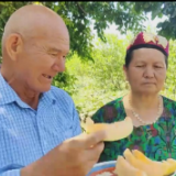 万人说新疆丨稻香村里的可爱老人阿布都米力克