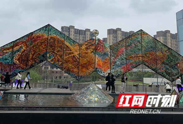 融合中西 恢弘演绎 张国龙大型空间艺术展在李自健美术馆开幕