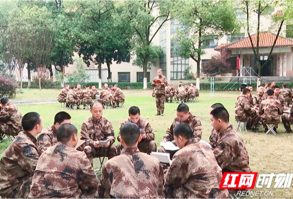 冷水江市人武部开展“学习雷锋精神，担当强军重任”主题活动日