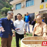 蜂王是关键，科技特派员来到新晃给蜜蜂养殖户“传经送宝”
