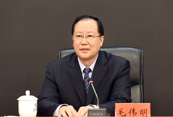 毛伟明主持省政府常务会议 研究部署二季度重点任务等工作