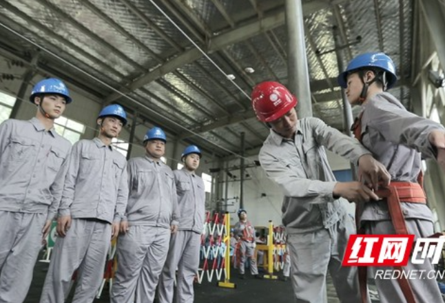 湖南电力“励志工程”丨6年已助912名定向生实现“一人就业、全家稳定增收”