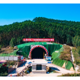 广西南玉铁路全线41座隧道全部贯通