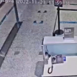 航班起飞前紧急滑回,只为等他!