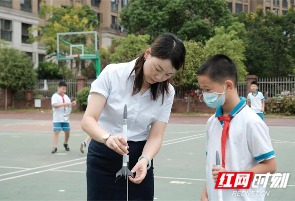 砂子塘湘天小学：探索科学，追光未来，争做雨花好少年