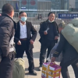 这一幕幕，就是回家的意义