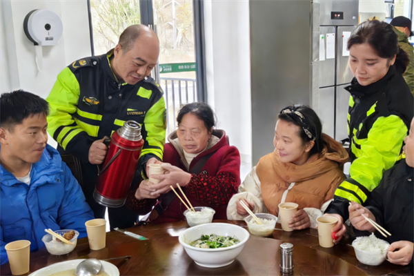 已调整 湘乡南路灯故事2.png