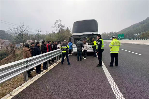 已调整 湘乡南路灯故事1.png