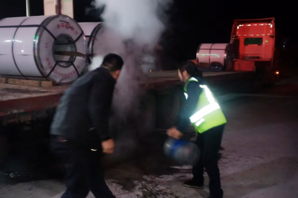 已调整 水府深夜灭火路灯故事.png 已调整 水府深夜灭火路灯故事.png