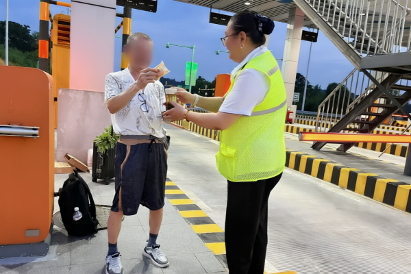 投红网 已调整 乌石收费站路灯故事_.png 投红网 已调整 乌石收费站路灯故事_.png
