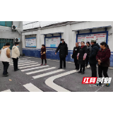 资兴交警大队组织市民参观交通安全宣传教育基地