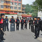 衡阳县蒸阳学校：巡特警进校园开展反恐防爆应急演练活动