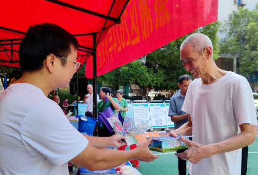 衡阳蒸湘区：秋日“绿书签”护苗共成长