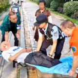 七旬老人昏厥倒地，蒸湘民警紧急救助脱险
