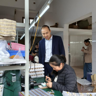 辰溪农商银行:金融“活水”润小微,“小工厂”撑起“大舞台”