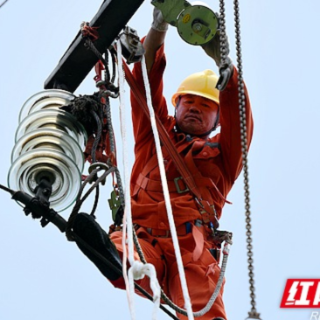 溆浦县供电公司：进村入户宣讲安全  寒冬送暖护航民生