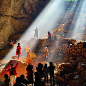 组图丨怀化黄岩：金鸡洞“光瀑”美如画