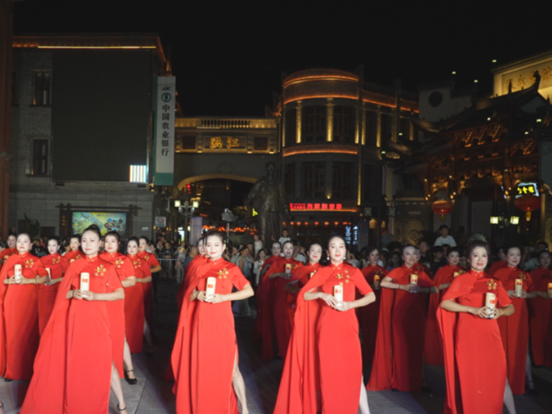 洪江古商城“盛夏良宵·八月天天乐”盛大开幕