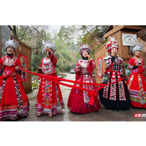 麻阳摄影家协会举行迎春年会