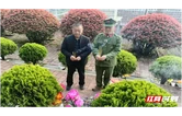 清明寄哀思 情深祭同袍——怀化退役老兵赴市烈士陵园缅怀战友