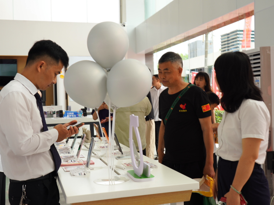 万兆联通，智启潇湘——怀化联通首家万兆营业厅正式开业