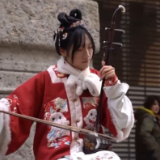 米兰街头拉二胡 她让世界“听见”中国传统音乐