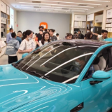 财经观察：政策利好频出 新能源汽车开上消费“快车道”
