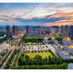 曾超群主持召开娄底市委常委会会议