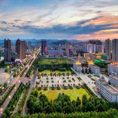 何朝晖主持召开娄底市政府常务会议 研究养老服务体系建设等工作