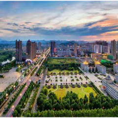 曾超群主持召开娄底市委常委会会议