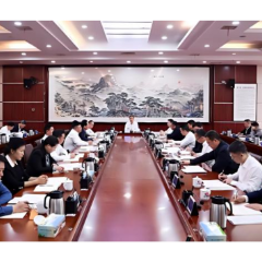 曾超群主持召开娄底市委全面依法治市工作会议暨市委全面依法治市委员会2026年第一次会议