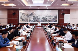 曾超群主持召开娄底市委全面依法治市工作会议暨市委全面依法治市委员会2026年第一次会议