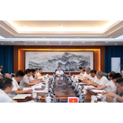 何朝晖:理顺权责体系 聚焦重点攻坚 让城市发展成果更好惠及人民群众