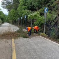 涟源：快速清除路障保双节期间公路畅安