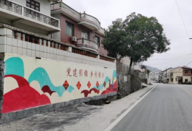 冷水江市公路建设养护中心：美丽公路添艺术画卷 走找想促谋乡村发展